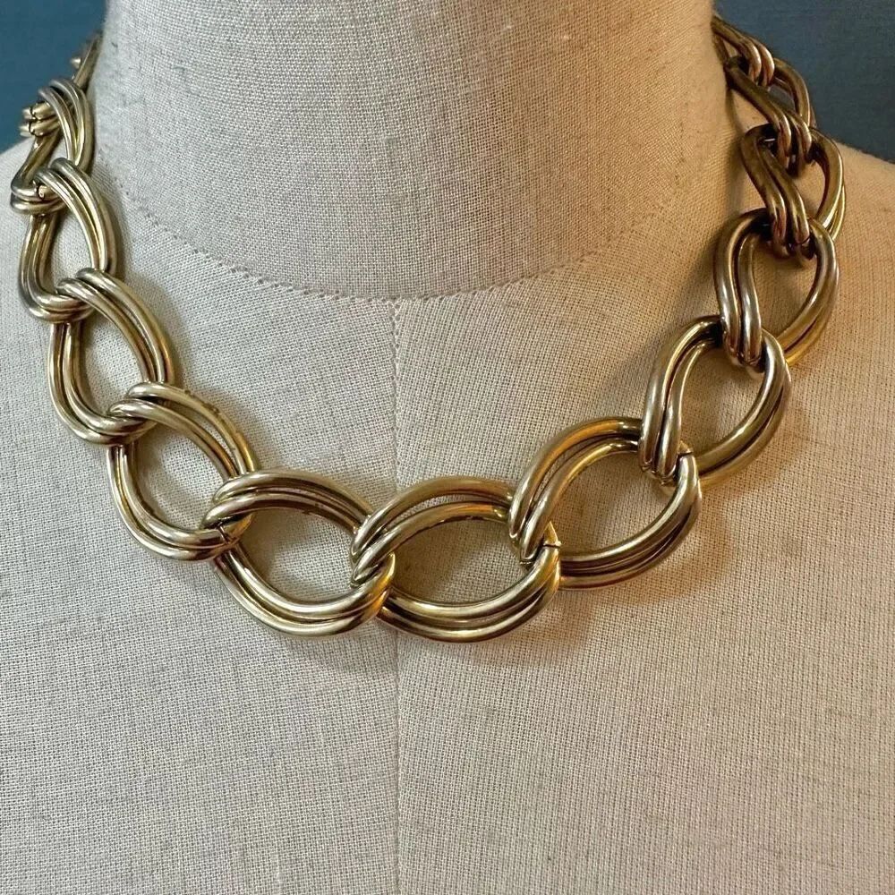 Gold tone double link vintage necklace
